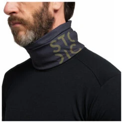 Stoic Logo Neckwarmer - Tour De Cou 9 Stoic Logo Neckwarmer - Tour De Cou -Stoic stoic logo neckwarmer tour de cou detail 3
